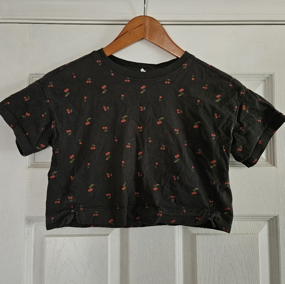 Old Navy Women's Dark Grey Cherries Crop Top Size Medium 8 - Picture 1 of 4